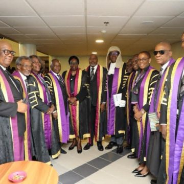 POMP, AS NEW WIG WINS 17 PRIZES AT CALL TO BAR CEREMONY