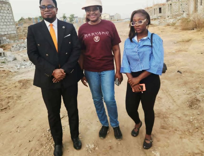 DR. MRS. JANE NWAOBILOR ESQ [AN ALLOTTEE] VISITS OUR FCDA ALLOCATED ESTATE, COMMENDS QUALITY OF CONSTRUCTION AND SPEED OF DEVELOPMENT AT LAWYERS IN BUSINESS MASS-HOUSING & LAND-BANKING SCHEME