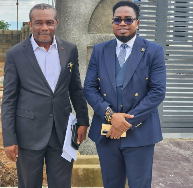 SIR EJIKE EZENWA SAN TOURS OUR ESTATE, CONGRATULATES US FOR SUCCESSFULLY CREATING A CREDIBLE PLATFORM FOR INVESTMENT AND AFFORDABLE HOUSING AT LAWYERS IN BUSINESS INSTITUTE [L.I.B.I] MASS-HOUSING & LAND-BANKING SCHEME